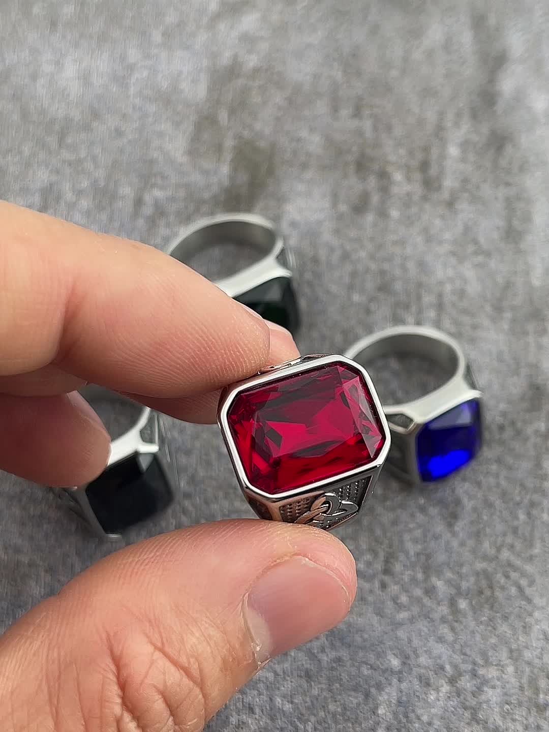 Vintage Celtic Knot Stainless Steel Ring with Synthetic Zircon – Hip Hop Unisex Wedding Engagement Band (Green/Blue/Red/Black)