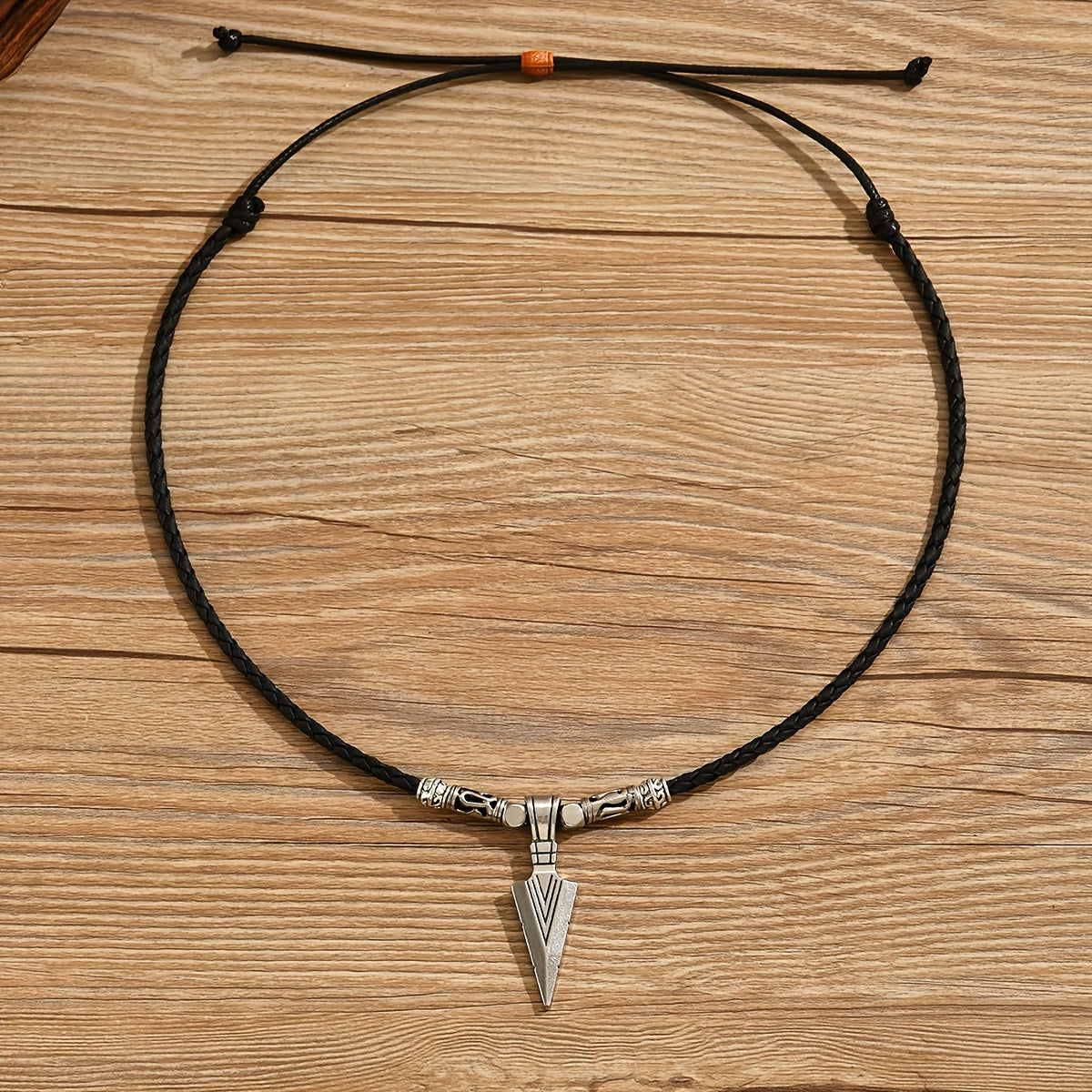 Men’s Trendy Arrow Pendant Necklace with PU Leather Cord – Stylish Alloy Arrow Necklace for Casual; Sports Style